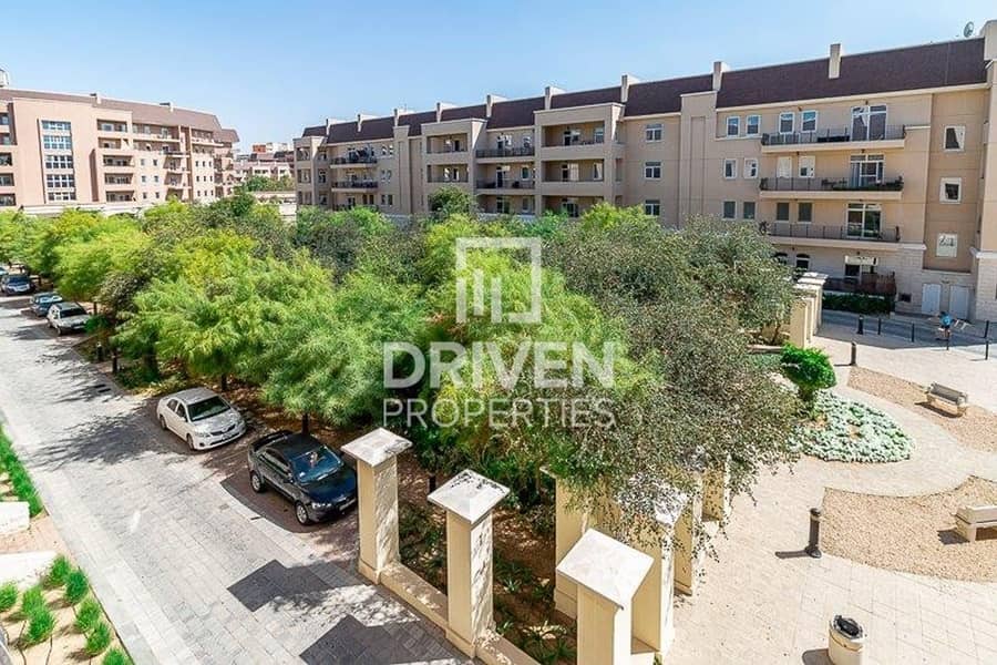 Garden View mid floor & Vastu Compliant Garden View mid floor & Vastu Compliant
