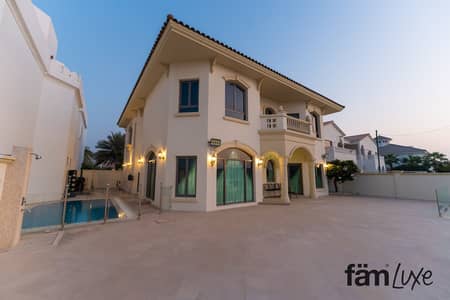 5 Bedroom Villa for Sale in Palm Jumeirah, Dubai - Extended Plot | Beachfront Villa | Private pool