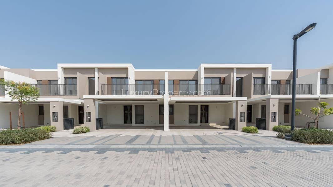Ready To Move In | Single Row | Green Belt View Ready To Move In | Single Row | Green Belt View