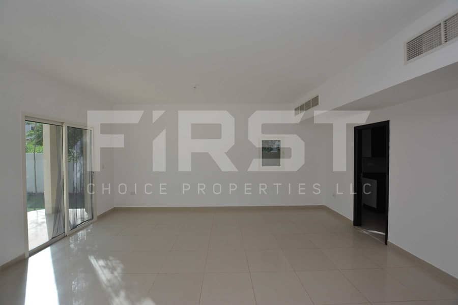 17 Internal Photo of 5 Bedroom Villa in Al Reef Villas 348.3 sq. m-3749 sq. ft-Abu Dhabi -UAE (13). jpg
