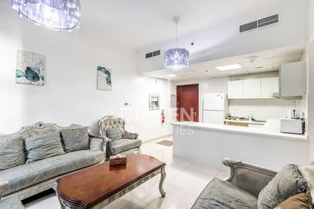 2 Bedroom Flat for Rent in Dubai Marina, Dubai - Furnished and Cozy w/ Partial Canal View