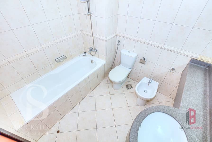 12 Horizon Tower four bedroom for rent Arsalan Ali Ahmad Dubai Marina real estate specialist agent broker property consultant (35). jpg