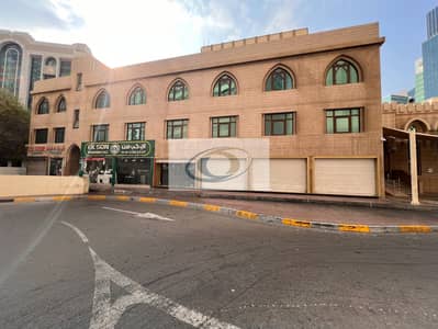 محل تجاري  للايجار في شارع حمدان، أبوظبي - IMG-20231020-WA0004. jpg