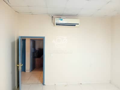 مبنی تجاري  للايجار في مصفح، أبوظبي - IMG-20231019-WA0024. jpg