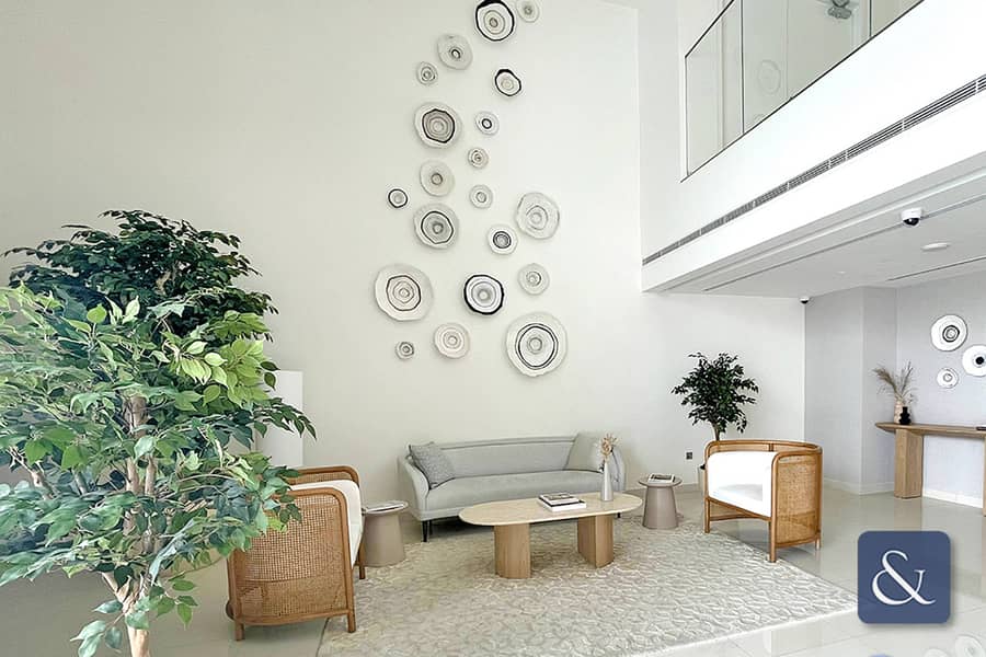 Exclusive | 3 Bed | 4 Bath | Pool Views Exclusive | 3 Bed | 4 Bath | Pool Views