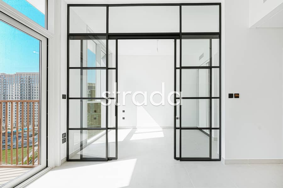 Vacant | Pool View | One Bedroom Vacant | Pool View | One Bedroom