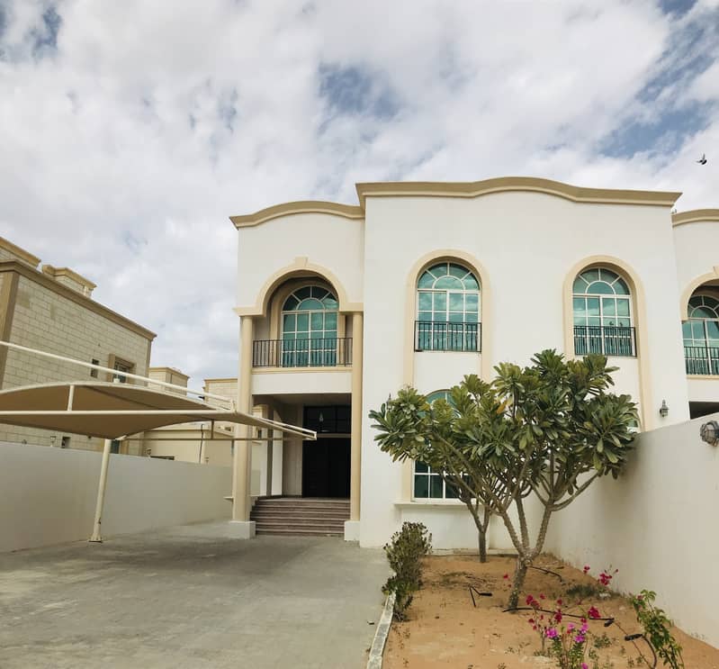 Stunning and Well Presented 4 Bedroom Villa