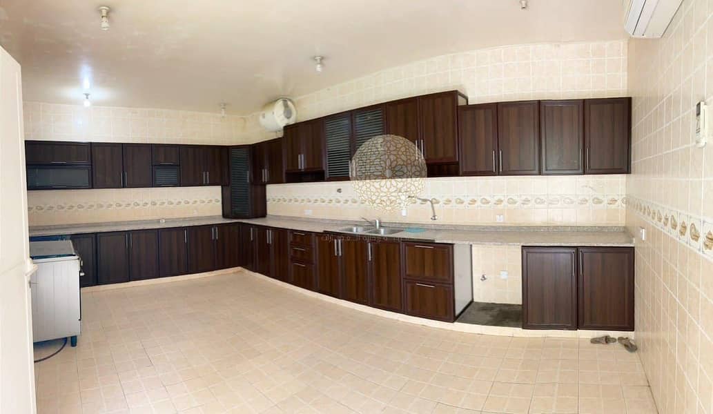 33 SPACIOUS SEMI INDEPENDENT 6 BEDROOM VILLA WITH KITCHEN INSIDE & OUTSIDE FOR RENT IN KHALIFA CITY A