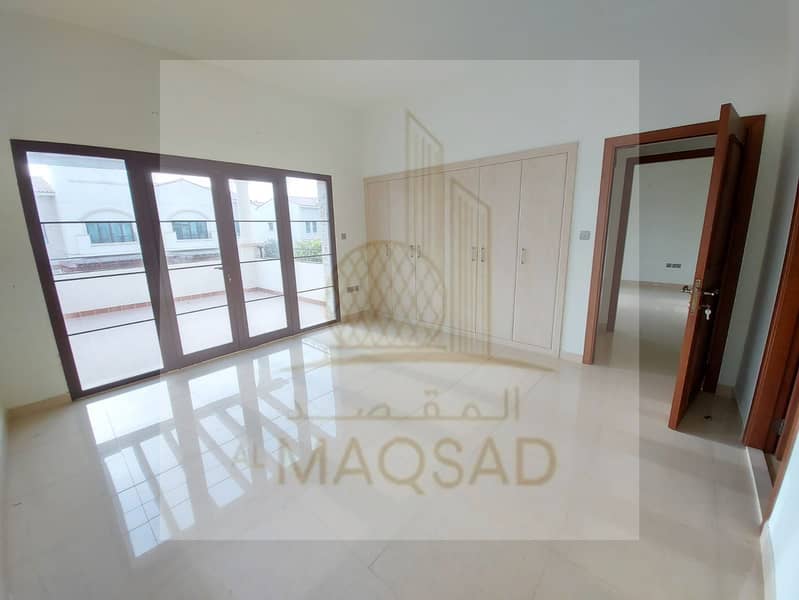 فیلا في منتزه خليفة،الطريق الشرقي 4 غرف 270000 درهم - 8075445 فیلا في منتزه خليفة،الطريق الشرقي 4 غرف 270000 درهم - 8075445