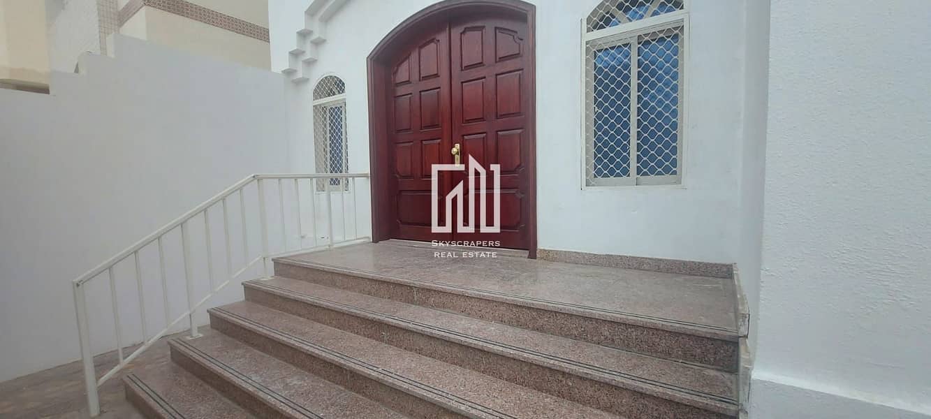 Stunning villa with clean & huge rooms | Available parking