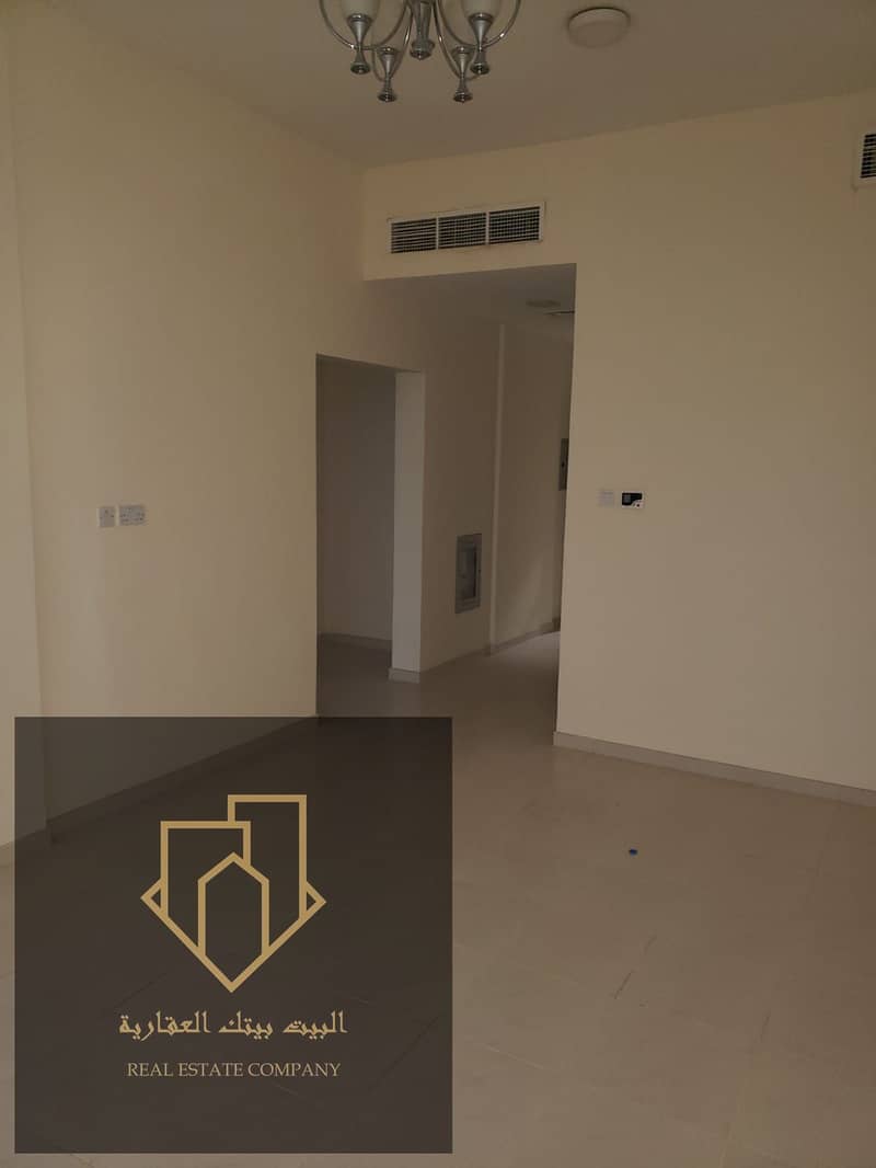 For annual rent, a room and a hall, a second inhabitant of 2 bathrooms, and a model with one bathroom is available. Large, family and clean spaces, at