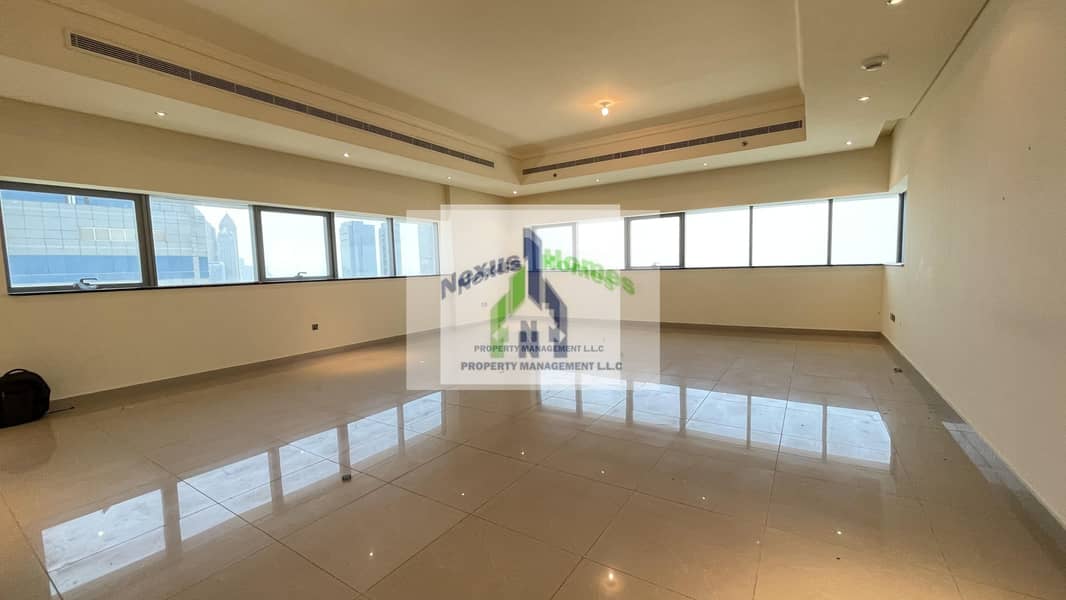 0% Commission |  Spacious with perfect View 3BHK  |  Amenities