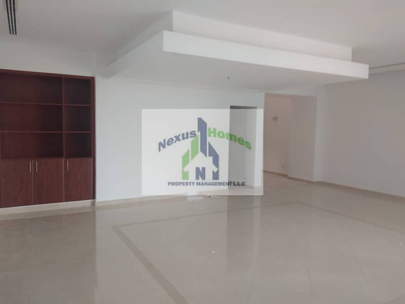 2 No Commission - Huge and luxurious 4 BHK