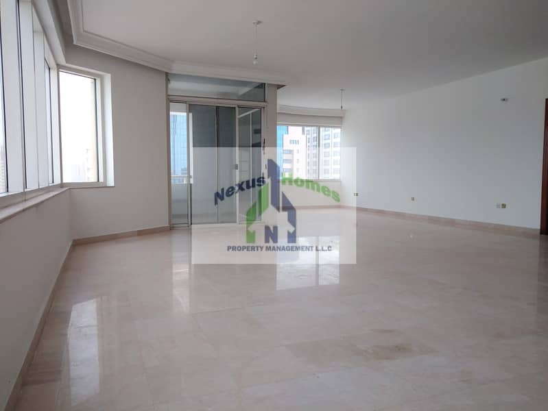 2 High End ! 4 BHK Nice Location Perfect Views