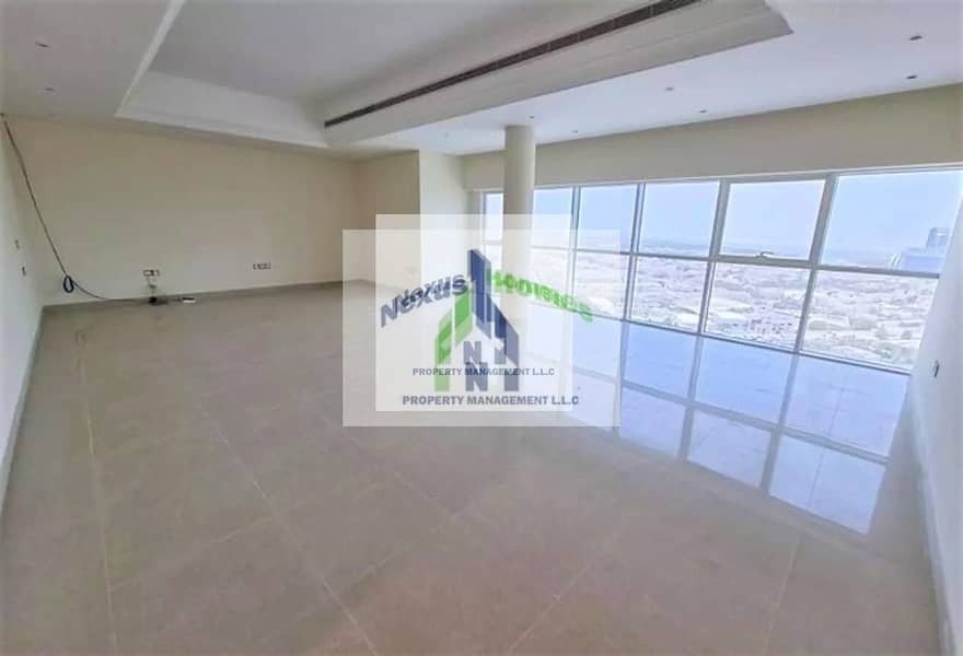 8 Massive 4 BR Penthouse Sea View with Full Facilities