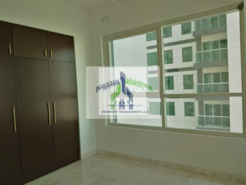 18 Well Maintained 3 BHK Beautiful View Perfect  Home