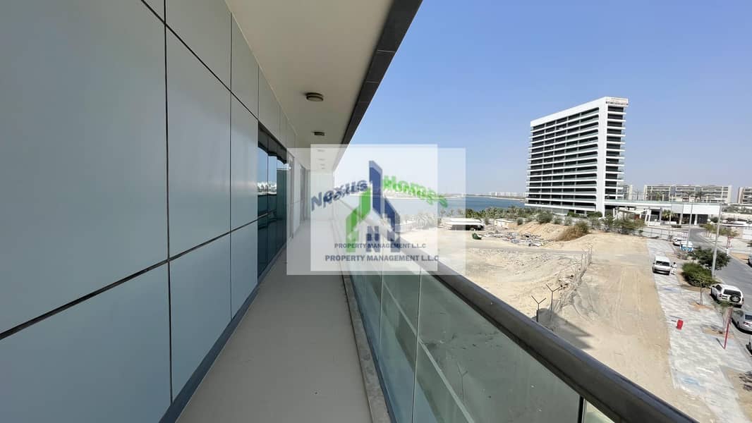 16 Large Terrace| Maids|Sea Views|Fitted Kitchen
