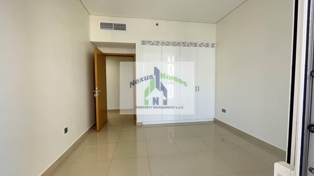 6 Modern 3BEDS Flat With Full Facilities + 2 Parking