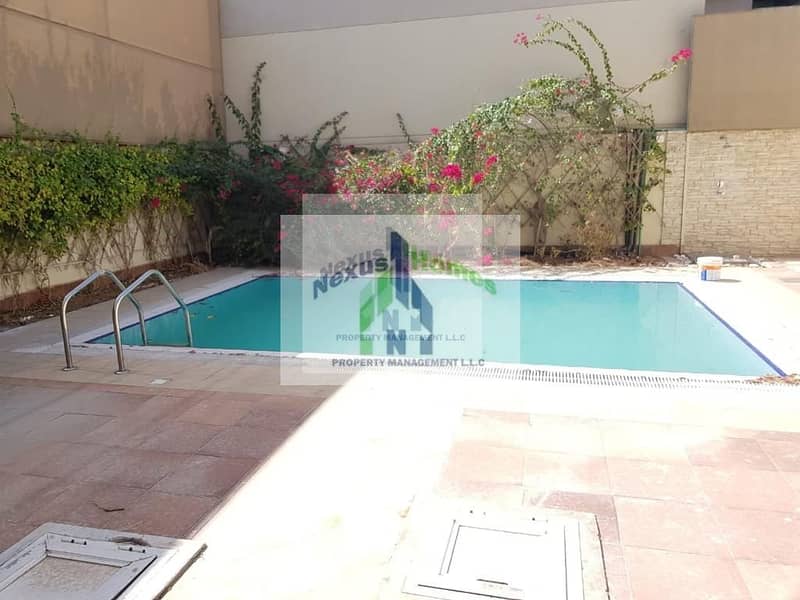 4 Luxurious 6 Bed Villa | Inside Pool