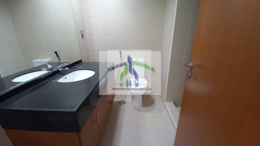 11 Vacant Now ! 1 BED in Al Murjan Tower