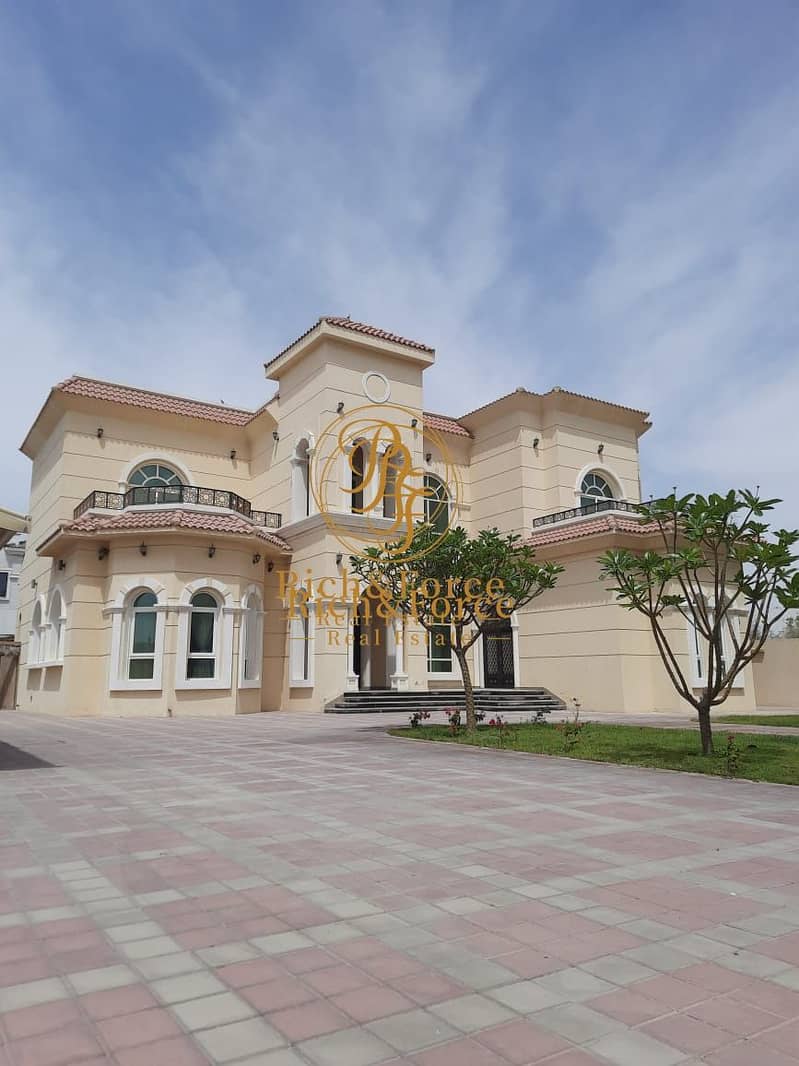 5 /BR+MAID CLASSIC STYLE VILLA FOR RENT IN KHAWANEEJ