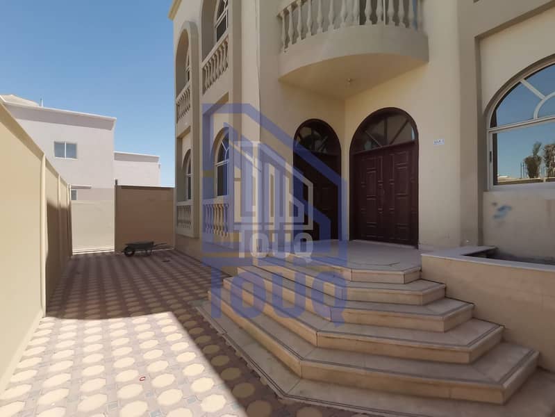4 BR FAMILY  VILLA  | PRIVATE INTRANCE | NEAR DIRECTLY TO AUH ROAD