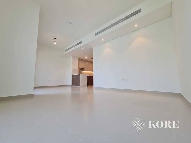 READY TO MOVE-IN | BACKING ONTO PARK AND POOL READY TO MOVE-IN | BACKING ONTO PARK AND POOL