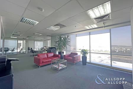 Office for Sale in Business Bay, Dubai - Bright Unit | 10 Parking Spaces | Tenanted