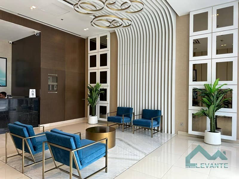 Spacious layout/Huge terrace/Ready to move Spacious layout/Huge terrace/Ready to move