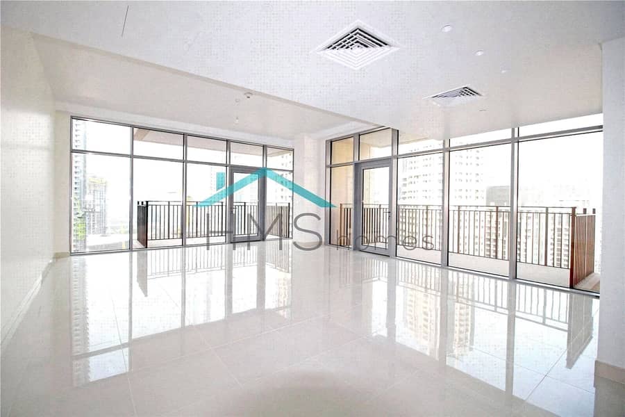 Large 2 Bed | BLVD View | 3 Balconies Large 2 Bed | BLVD View | 3 Balconies