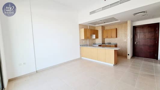 Largest Layout | High floor | Closed kitchen | Vacant