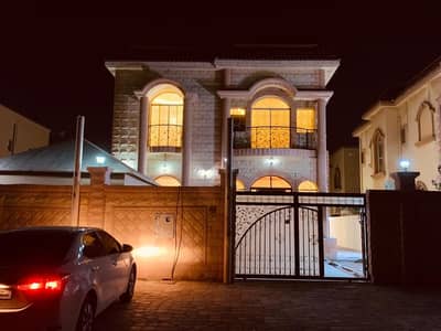For sale, a villa in Ajman, Al Rawda area, with water, electricity and air conditioning, in good condition and at a snapshot price for quick sale.