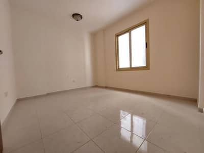 1 Bedroom Flat for Rent in Al Mujarrah, Sharjah - SPECIOUS 1BHK 2 WASHROOM FLAT WITH CENTRAL AC GAS NO DEPOSIT JUST IN 20K NEAR PARK