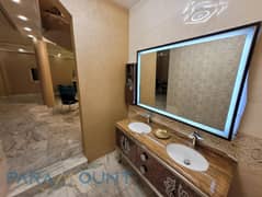 Luxurious 7-Bedroom Arabian Villa for Rent