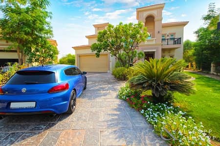 4 Bed| Skyline | Lake view |Private Pool 4 Bed| Skyline | Lake view |Private Pool