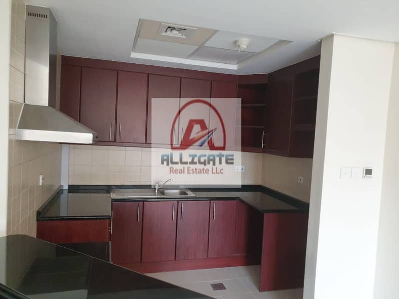 6 Front of metro station 1 BHK For Rent