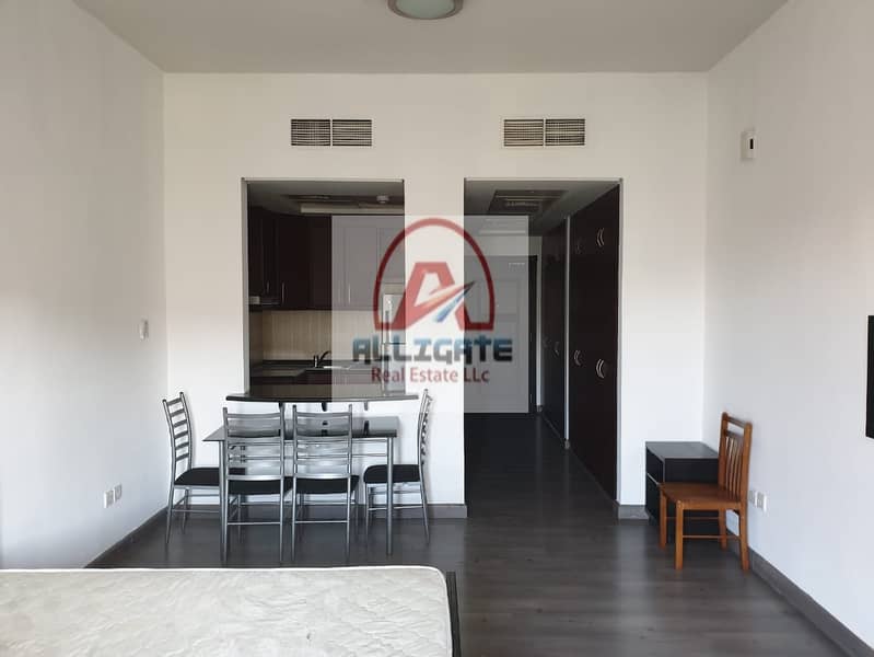 FULLY FURNISHED UPGRADED VACANT STUDIO 280K ONLY - CLOSE TO METRO