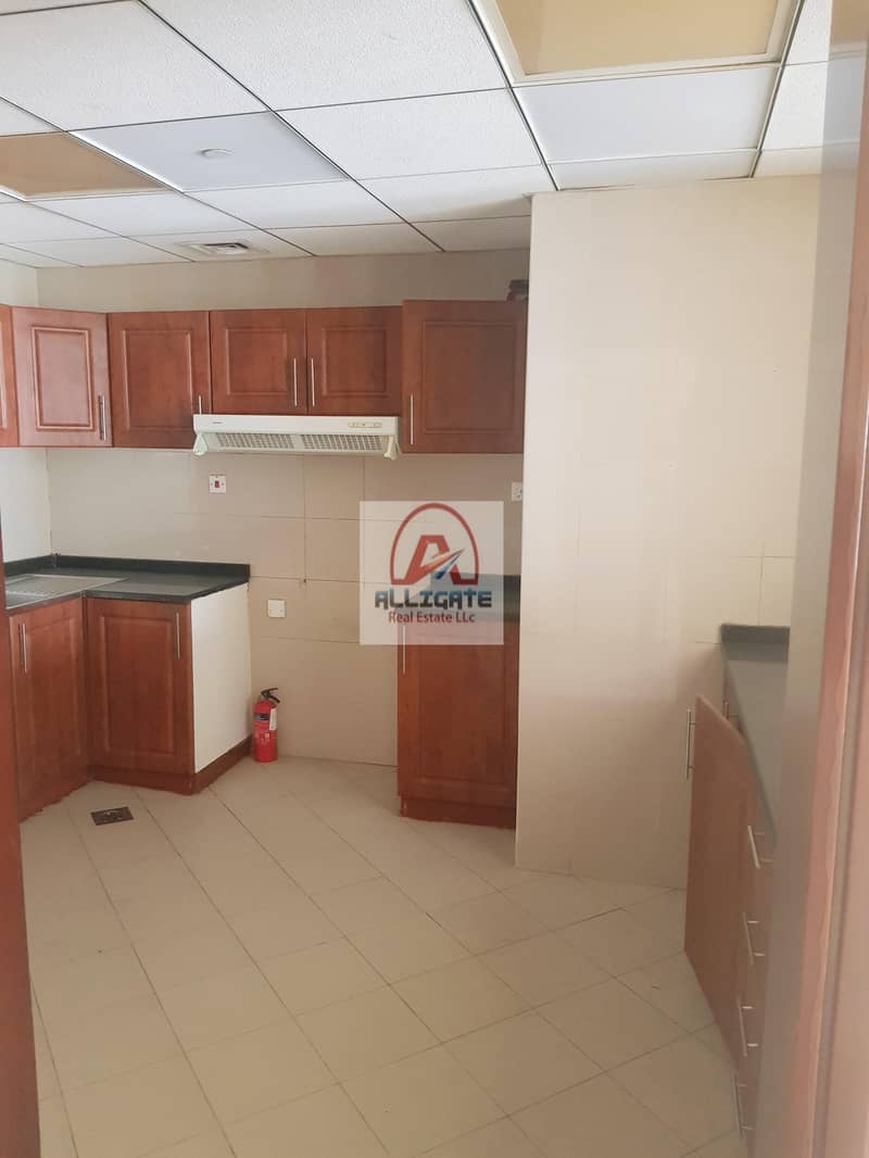 13 Immaculate 2 beds+maids | High floor | Lake views | 830K only