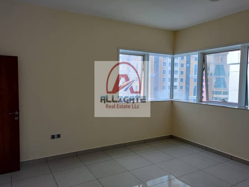 18 MH-2 BEDROOM IN MARINA PINNACLE  TOWER WITH BALCONY FOR RENT.