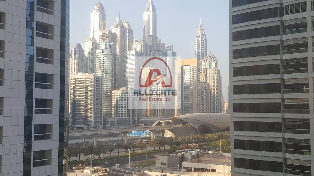 11 EYE - CATCHING  SIGHT OF 1 BED - ROOM  WITH BALCONY  FOR SALE IN JUMEIRAH LAKE TOWERS WITH BEAUTIFUL PARK  AND ROAD VIEW