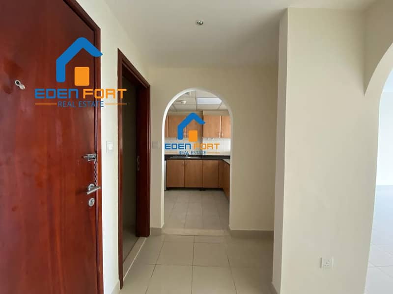 10 Well Maintained-Vacant-2 BHK in Tennis Tower. .