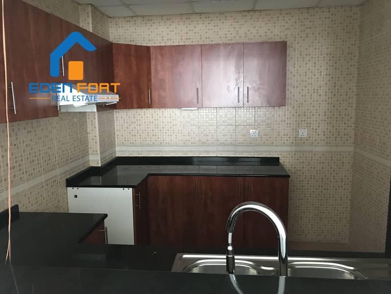 5 Chiller Free 1 Bedroom with Closed Kitchen