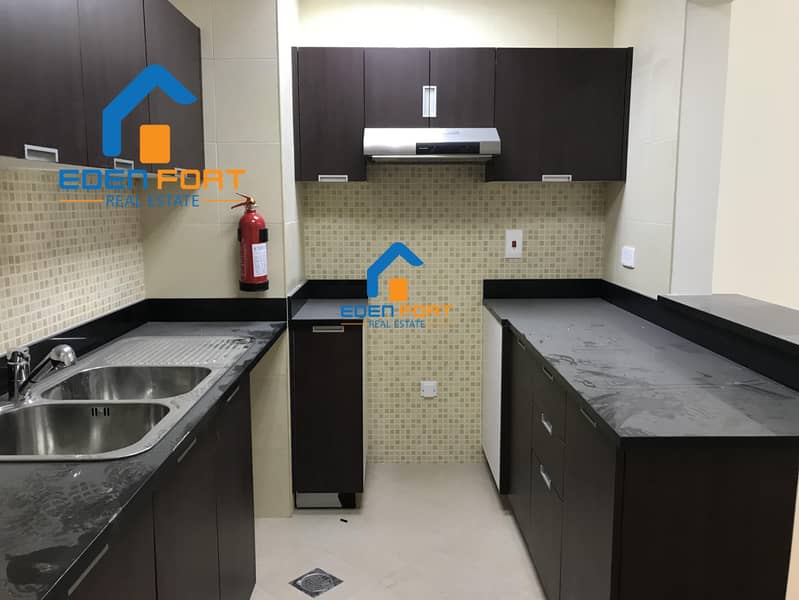 3 One Month Free Golf View 2 Bedroom Closed Kitchen Flat