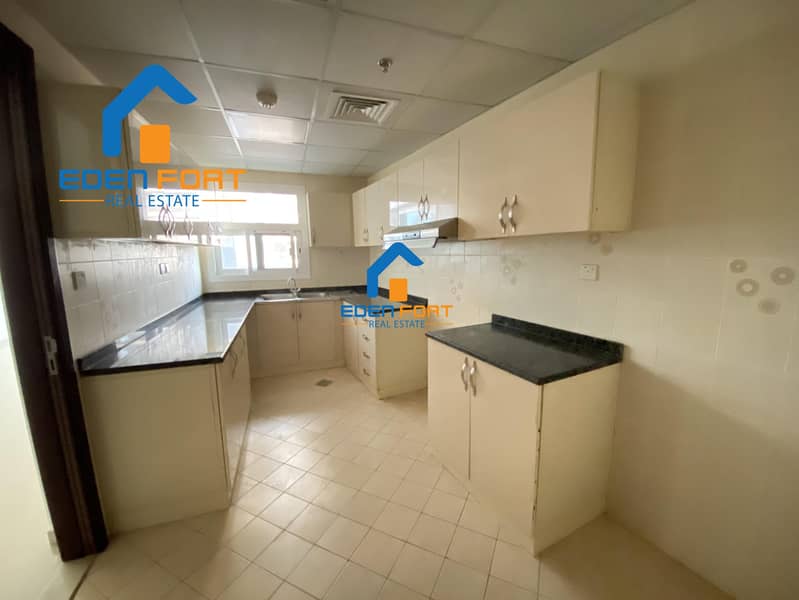 2 Excellent value Two Bedroom Flat With Closed kitchen