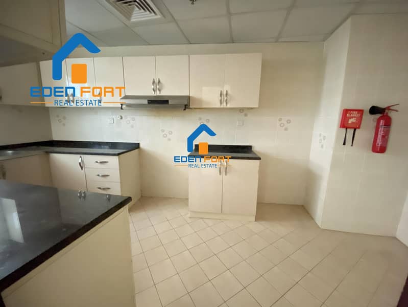 3 Excellent value Two Bedroom Flat With Closed kitchen