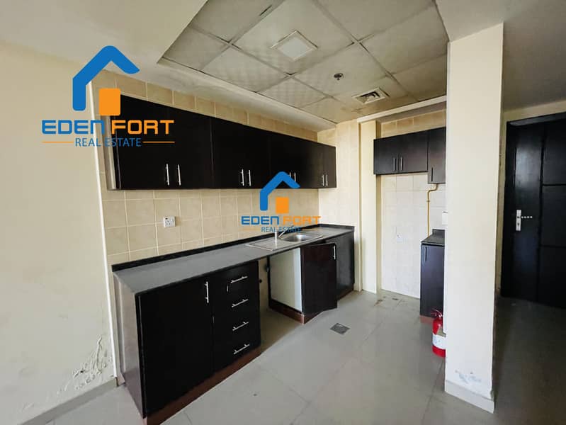 3 Golf View Amazing 1bhk Unfurnished In FST 32k