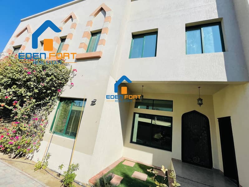 24 Compound Villa 4BR+M Near to Jumeriah Beach