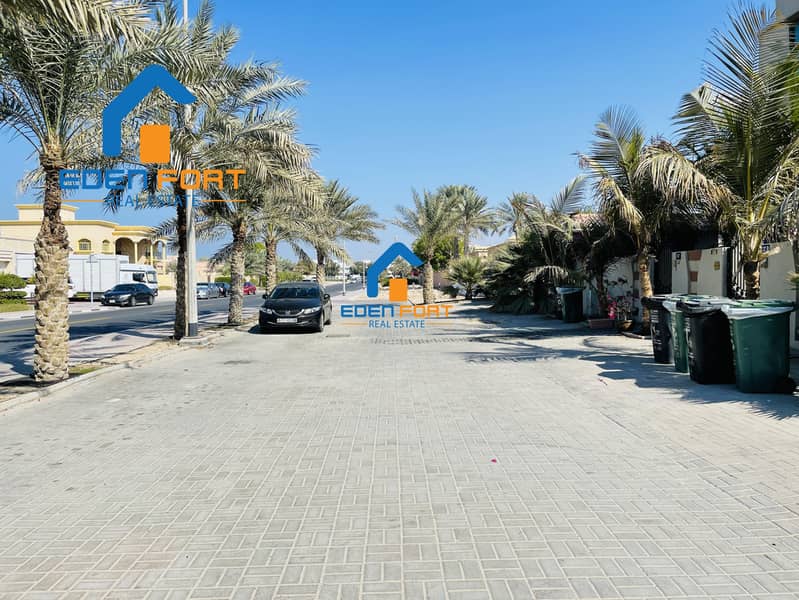 28 Compound Villa 4BR+M Near to Jumeriah Beach