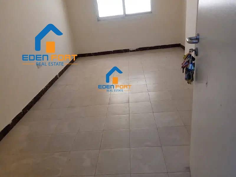 سكن عمال في جبل علي 21600 درهم - 4987361