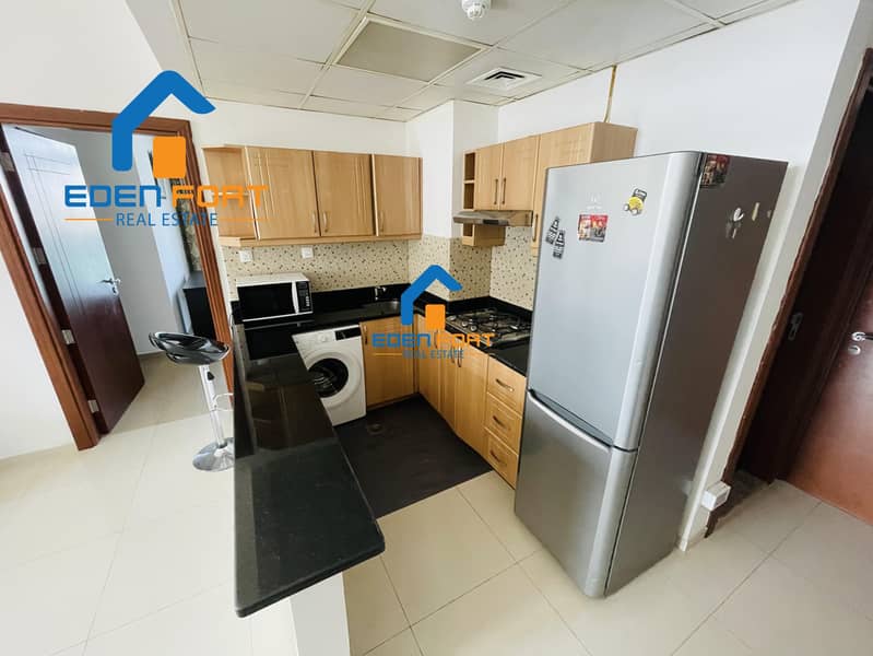 BEAUTIFUL FURNISHED 2BHK IN ELITE 09